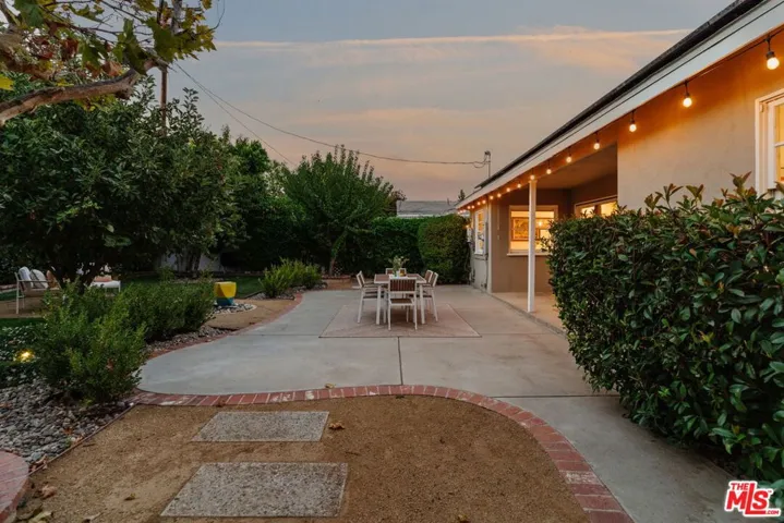 8037 Sunnybrae Avenue, Winnetka, California 91306