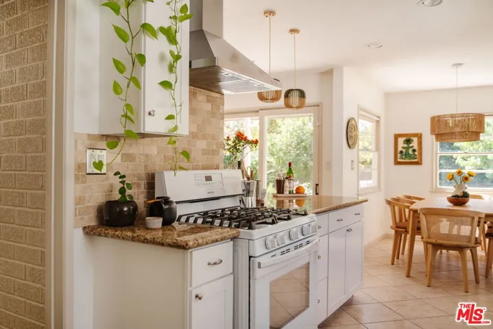 8037 Sunnybrae Avenue, Winnetka, California 91306