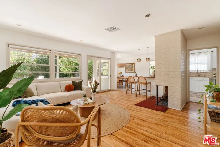 8037 Sunnybrae Avenue, Winnetka, California 91306