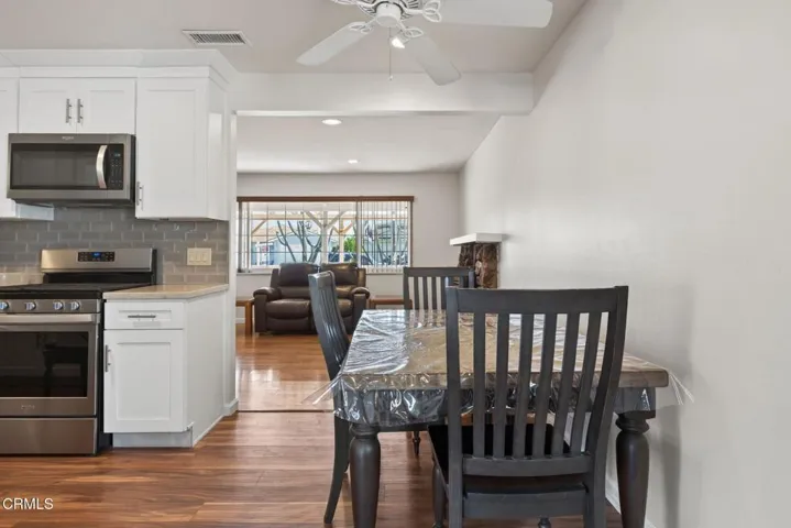 41-web-or-mls-Upmarketmedia_4029SB-resho