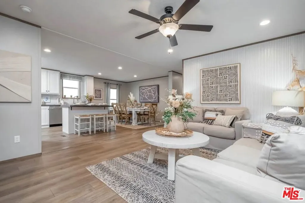39600 Knob Hill Road A, Big Bear City, California 92314 home-pic-6