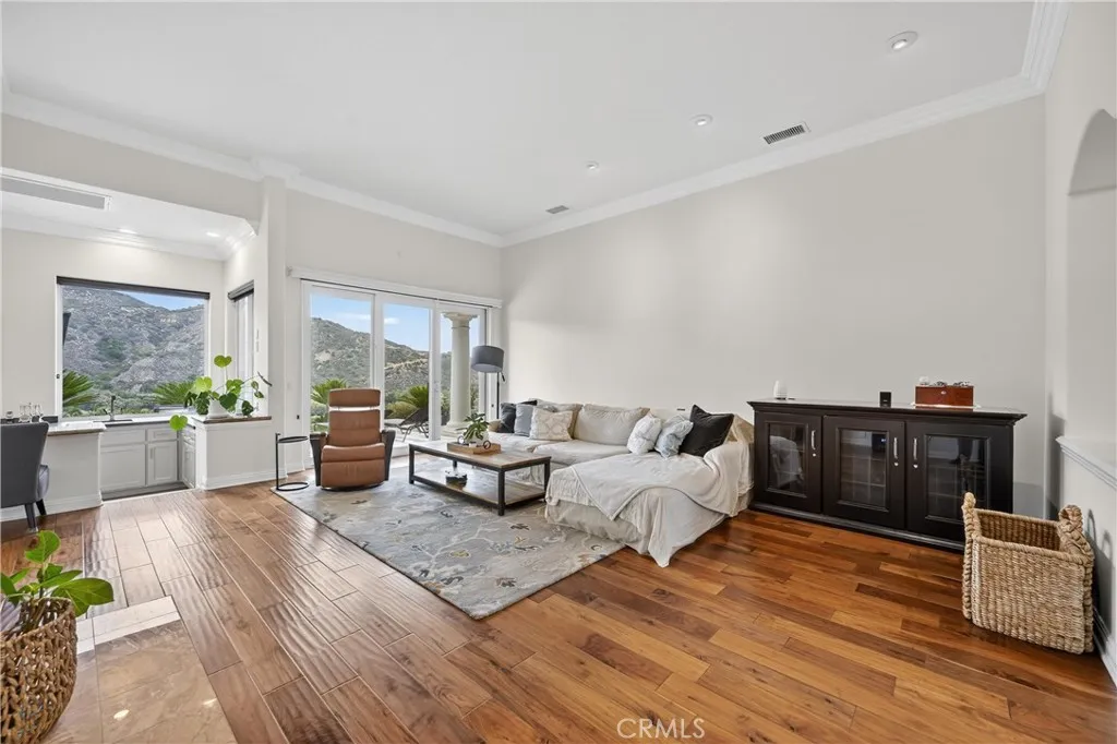 37939 Sky High Drive, Murrieta, California 92562 home-pic-25