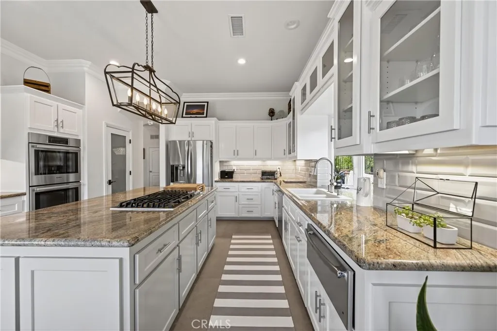 37939 Sky High Drive, Murrieta, California 92562 home-pic-15