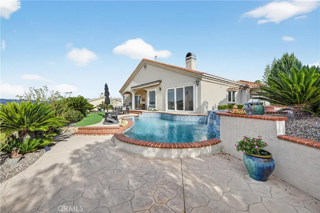 37939 Sky High Drive, Murrieta, California 92562 home-pic-55