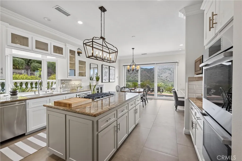 37939 Sky High Drive, Murrieta, California 92562 home-pic-19