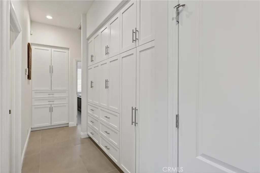 37939 Sky High Drive, Murrieta, California 92562 home-pic-32