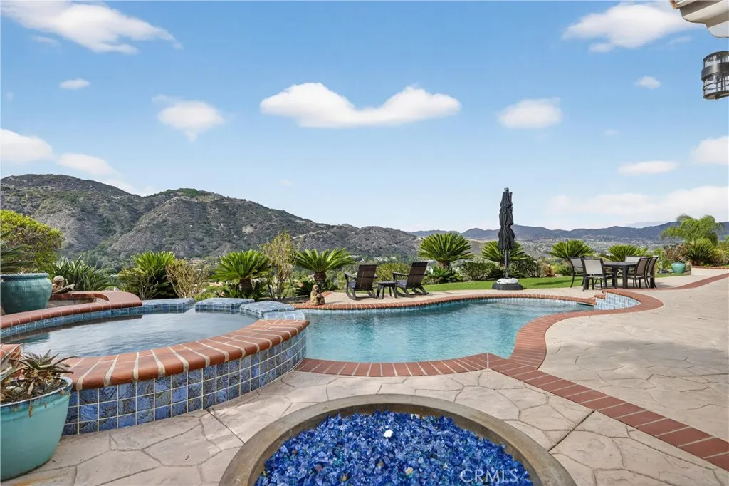 37939 Sky High Drive, Murrieta, California 92562 home-pic-56
