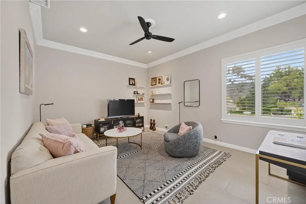 37939 Sky High Drive, Murrieta, California 92562 home-pic-26