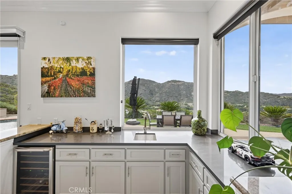 37939 Sky High Drive, Murrieta, California 92562 home-pic-23