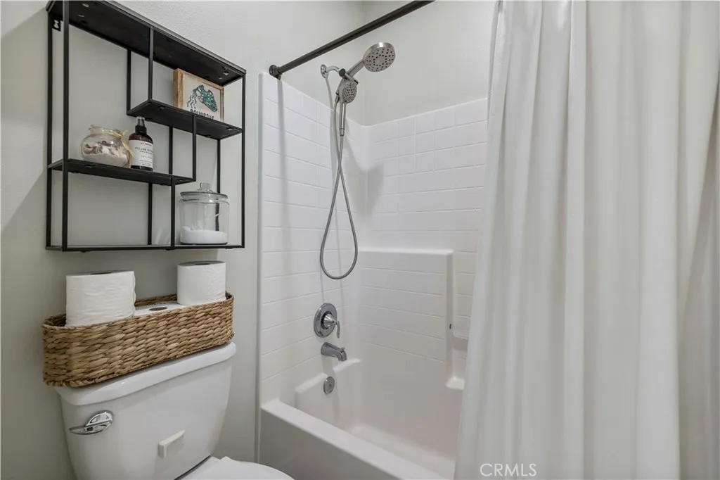 28537 Vista Del Rio, Valencia, California 91354 home-pic-24