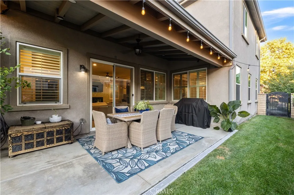 28537 Vista Del Rio, Valencia, California 91354 home-pic-43