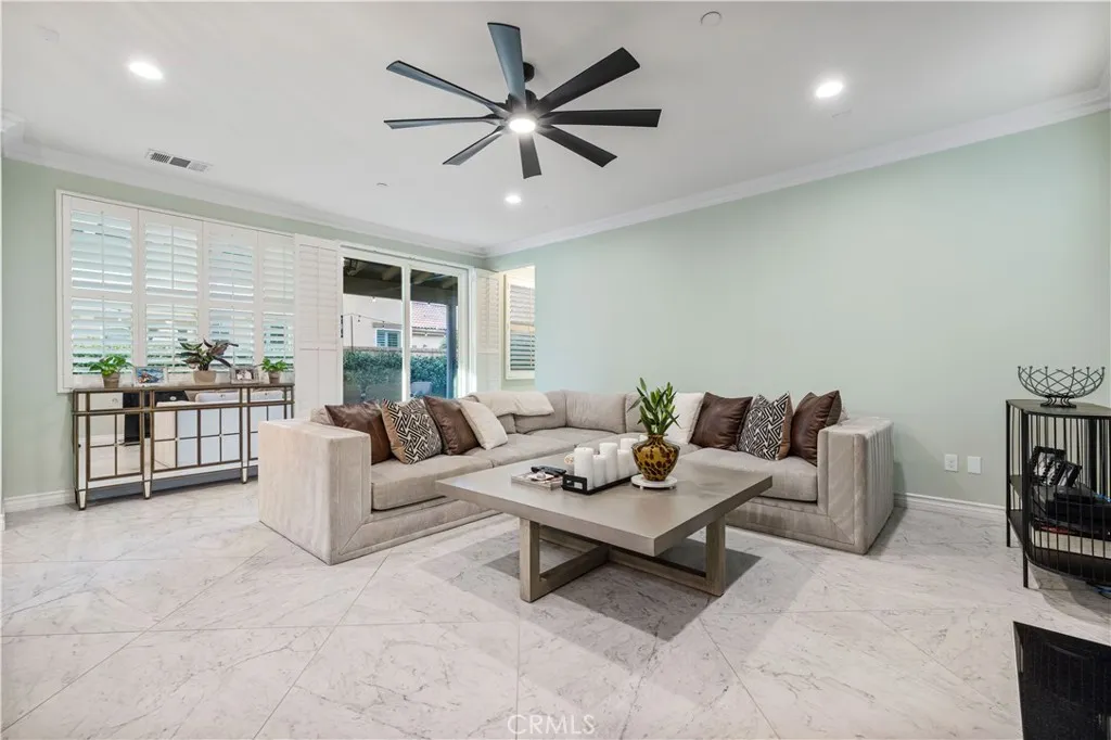 28537 Vista Del Rio, Valencia, California 91354 home-pic-18