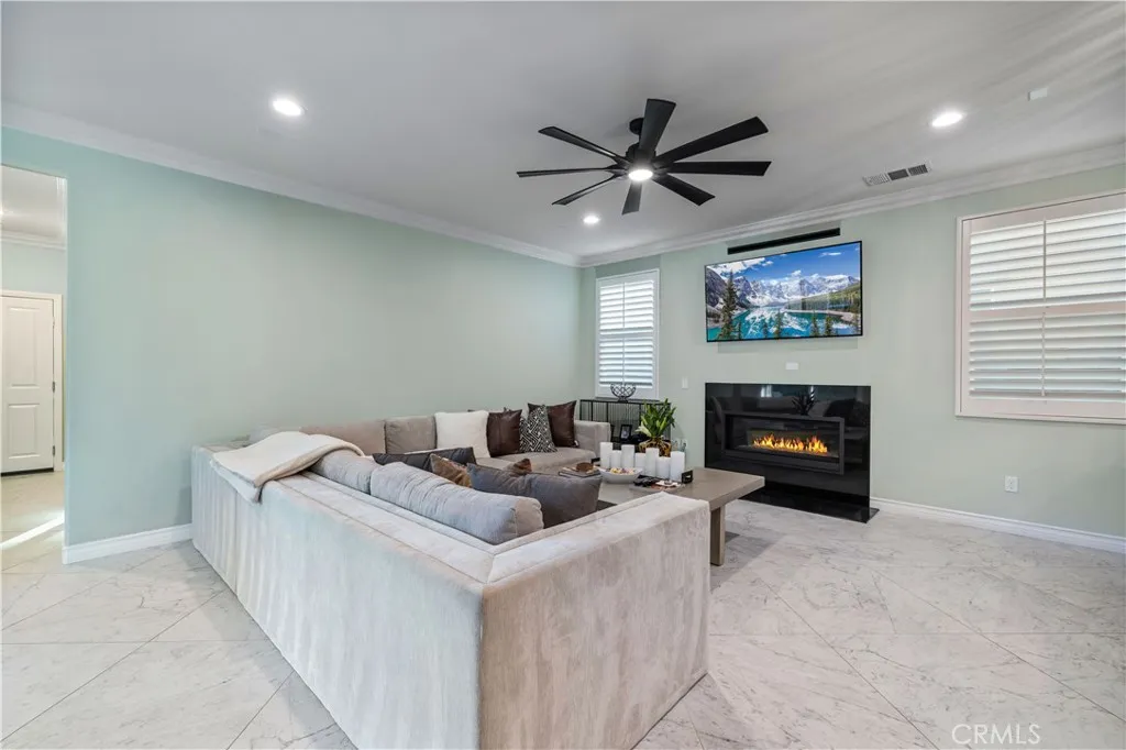 28537 Vista Del Rio, Valencia, California 91354 home-pic-17