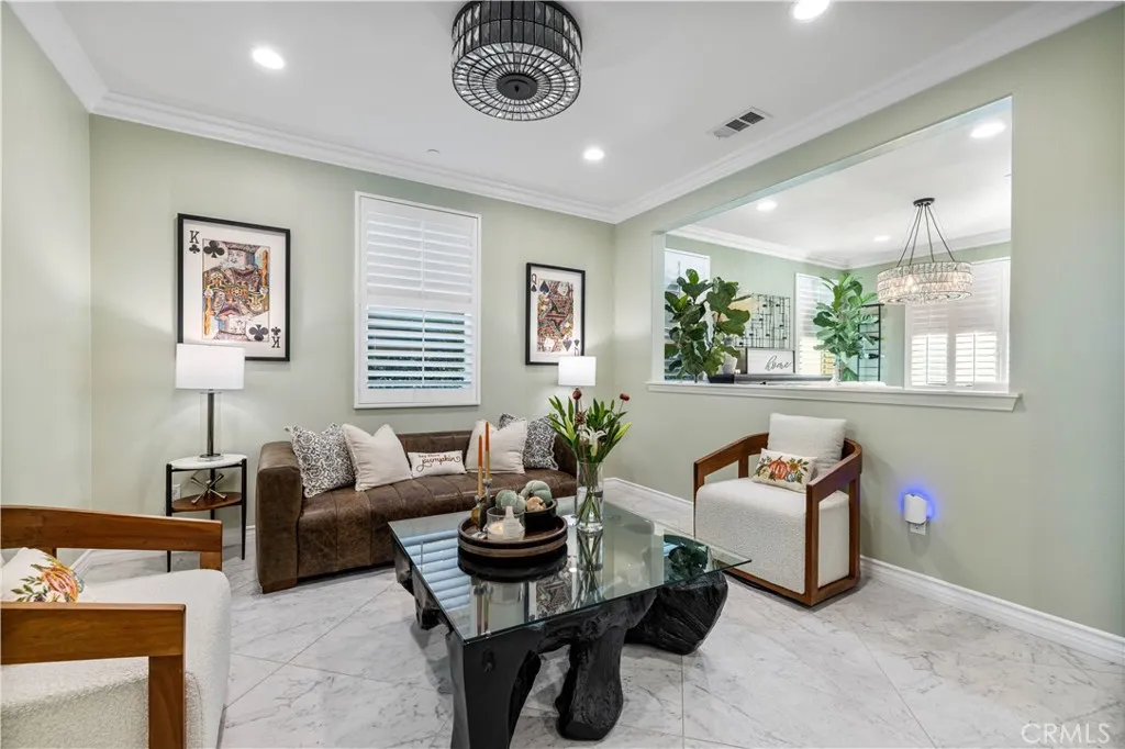28537 Vista Del Rio, Valencia, California 91354 home-pic-4