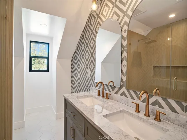6667 Royer Avenue, West Hills, California 91307