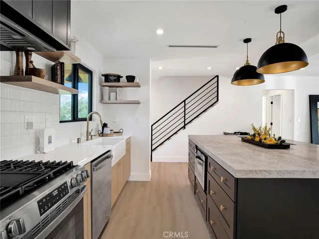 6667 Royer Avenue, West Hills, California 91307