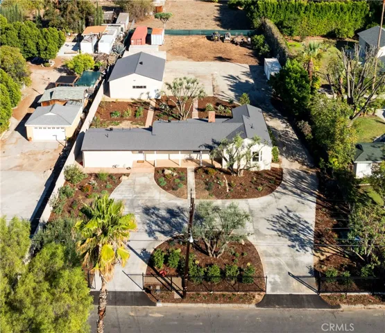 9816 Burnet Ave., North Hills, CA