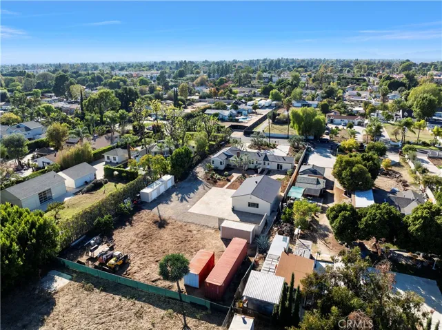 109 x289 lot; zoned LA RA