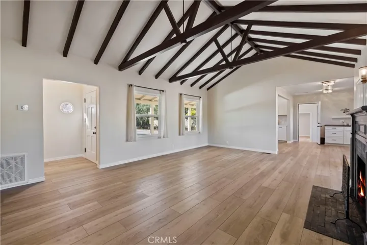 Foyer & formal Diningroom