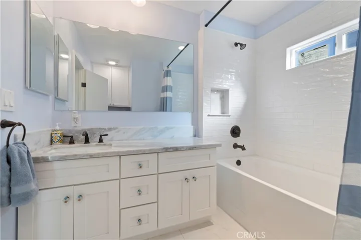 9816 Burnet, North Hills, California 91343