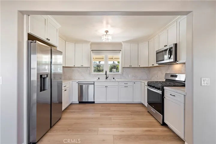 9816 Burnet, North Hills, California 91343