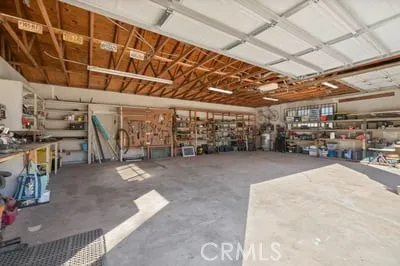 3 car detached garage