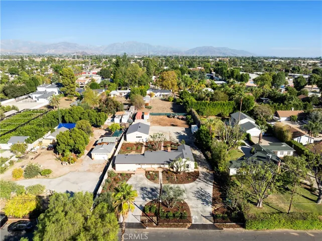 Circular Drive way: all New Roof and sprinkler systems fit the front & back landscape