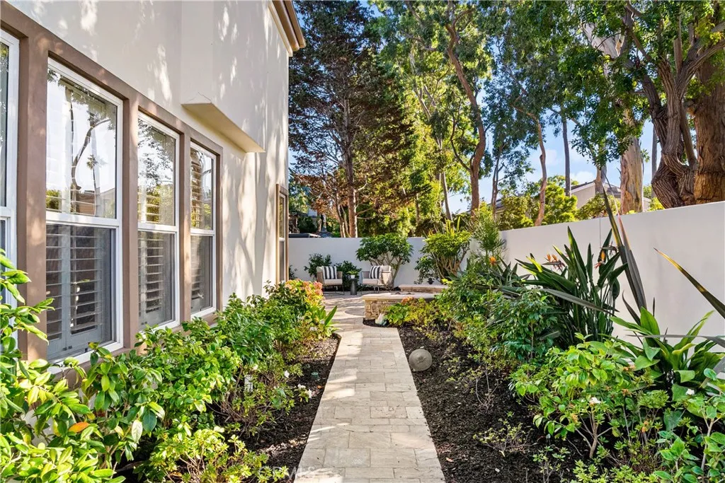 19731 19731 Estate, Huntington Beach, California 92648 home-pic-47