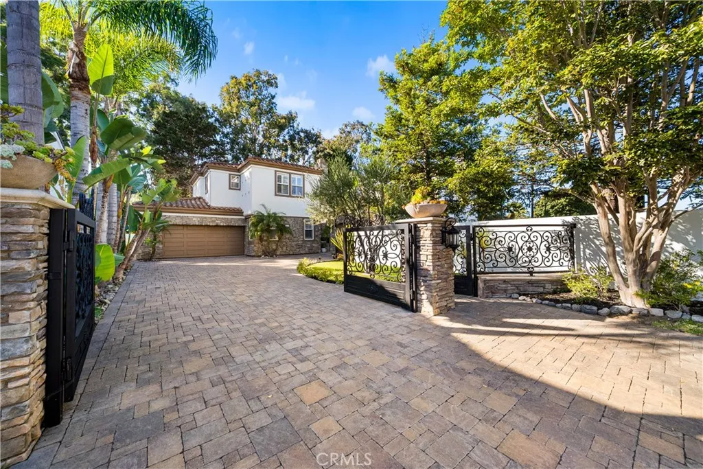 19731 19731 Estate, Huntington Beach, California 92648 home-pic-1