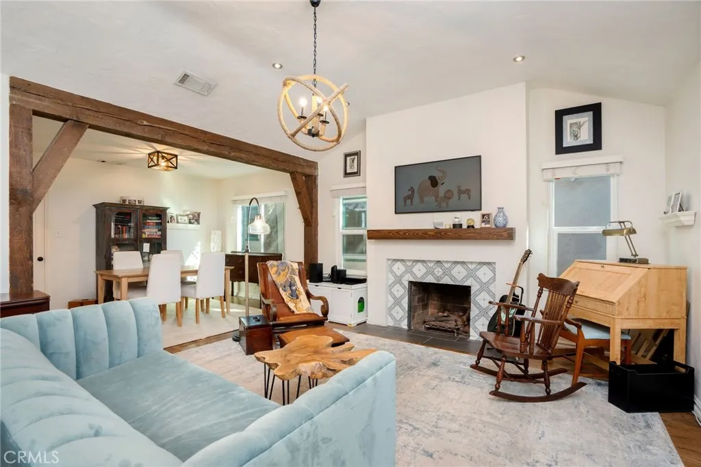 11519 Albers Street, North Hollywood, California 91601 home-pic-0