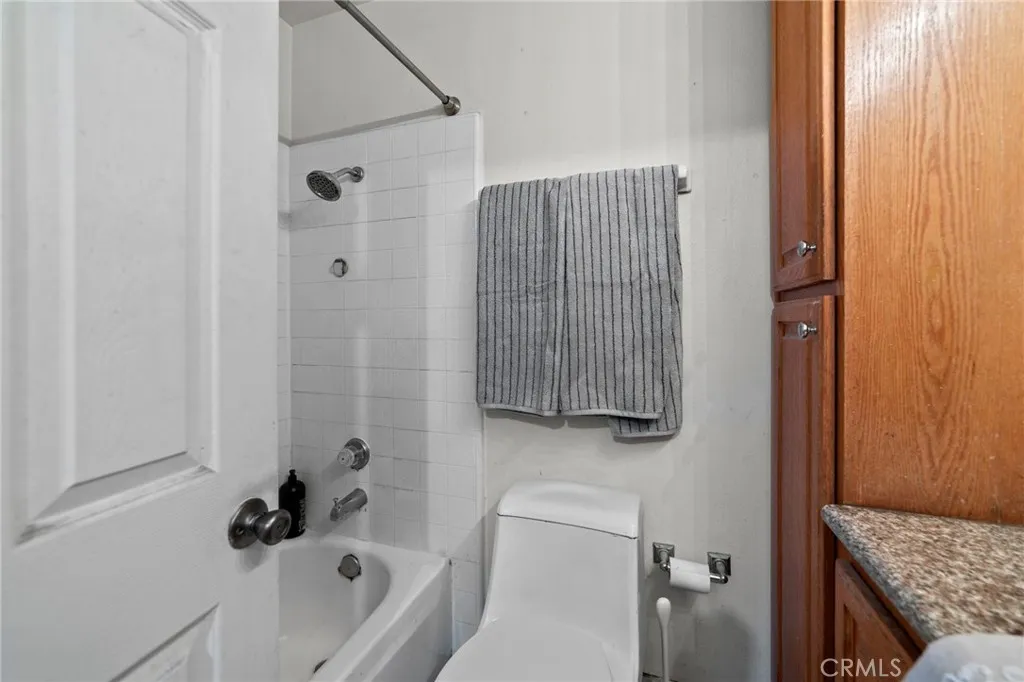 1172 W Calle De Las Estrellas 3, Azusa, California 91702 home-pic-10