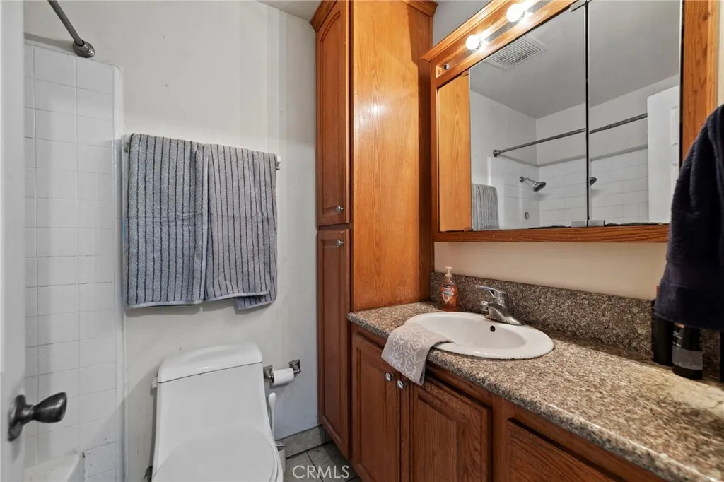 1172 W Calle De Las Estrellas 3, Azusa, California 91702 home-pic-9