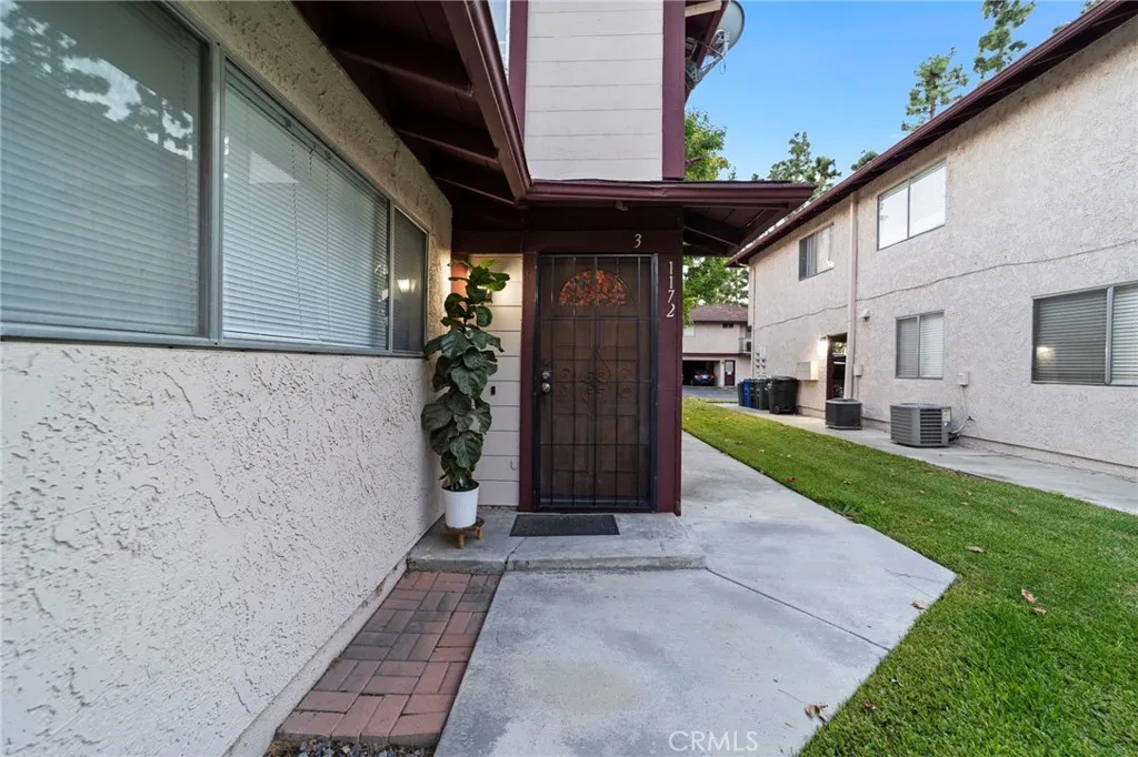 1172 W Calle De Las Estrellas 3, Azusa, California 91702 home-pic-0