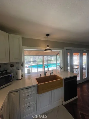 23054 La Granja, Valencia, California 91354