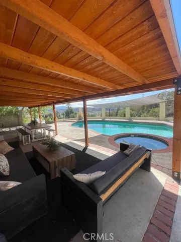 nice covered patio