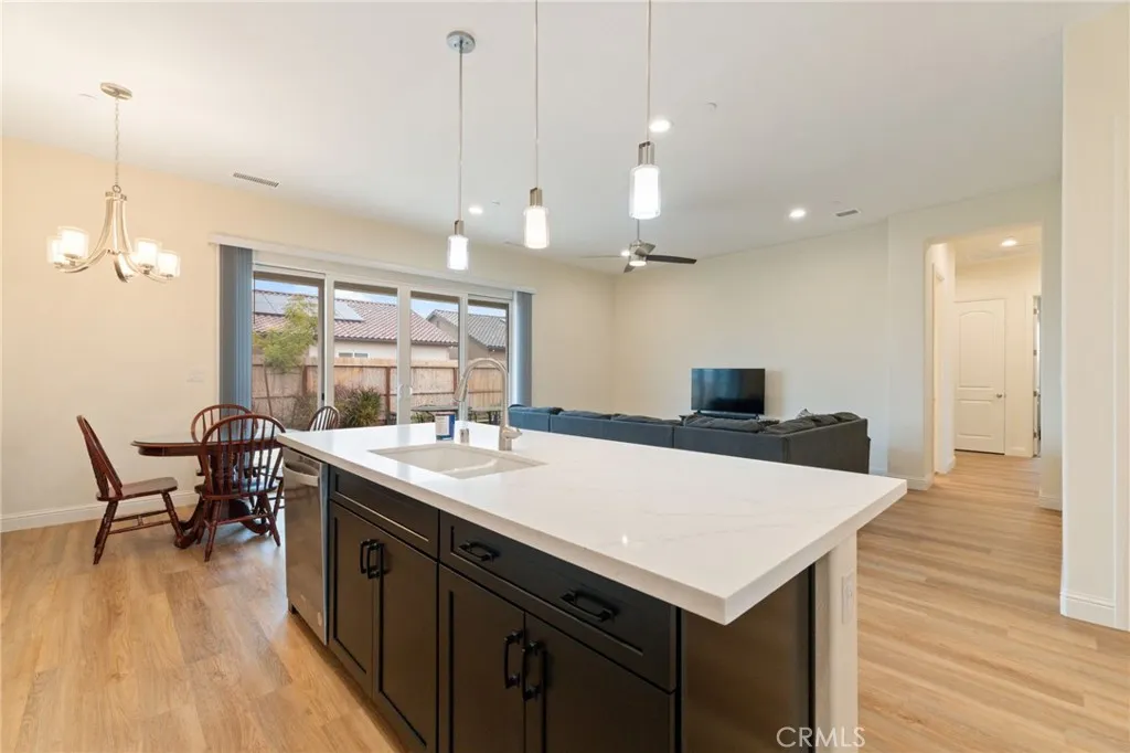 3072 19th, Kingsburg, California 93631 home-pic-12