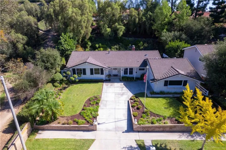 2240 Camino Centroloma