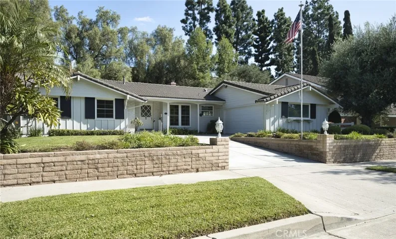 2240 Camino Centroloma