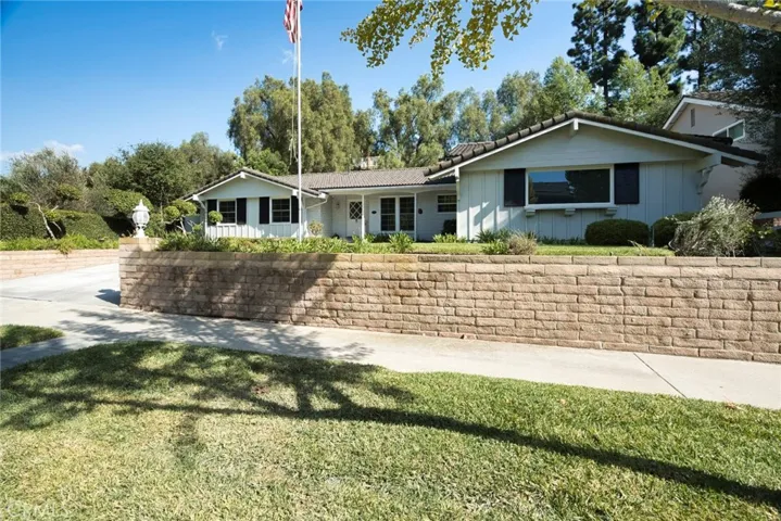 2240 Camino Centroloma