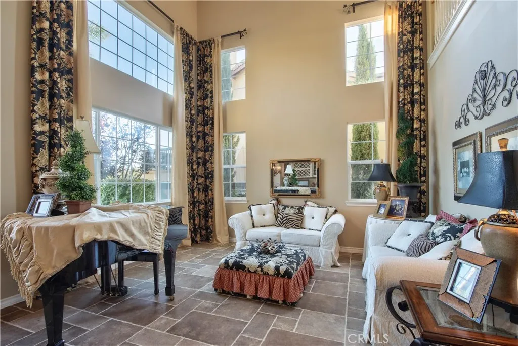 32815 Cleveland Street, Temecula, California 92592 home-pic-9