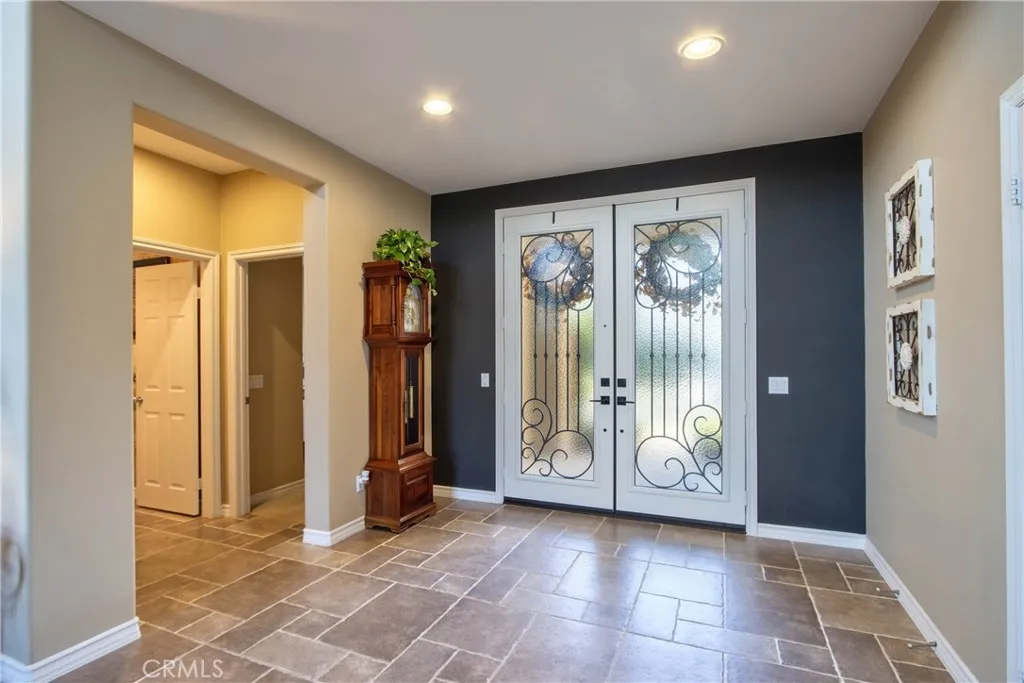 32815 Cleveland Street, Temecula, California 92592 home-pic-5