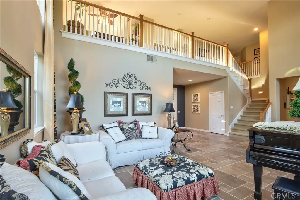 32815 Cleveland Street, Temecula, California 92592 home-pic-12