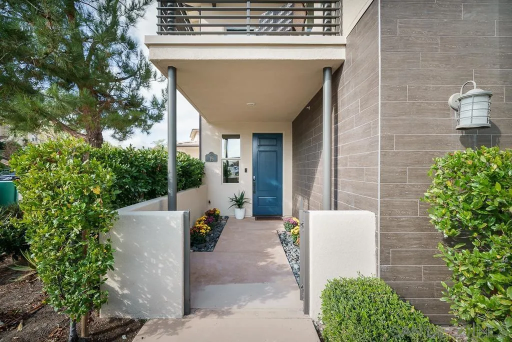 16750 Coyote Bush Dr. 19, San Diego, California 92127 home-pic-2