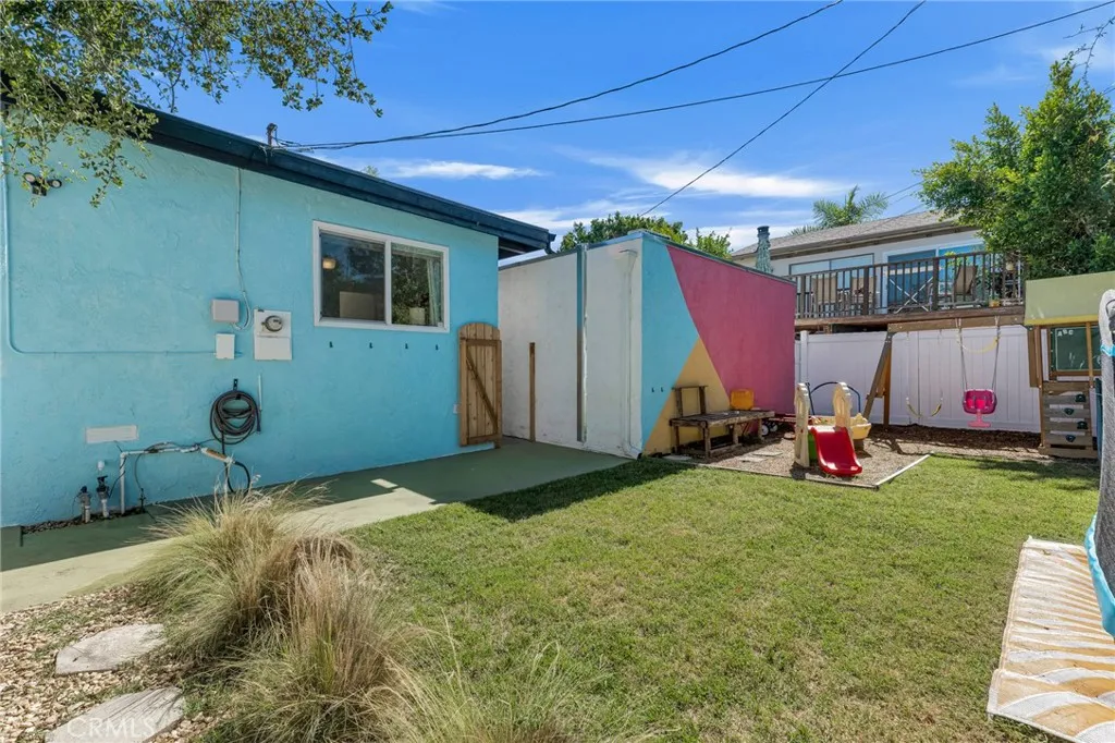 805 N Kemp, Burbank, California 91505 home-pic-43