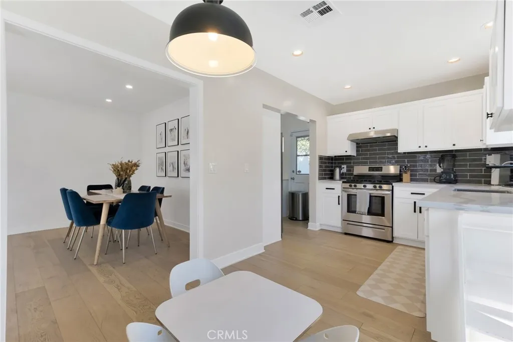 805 N Kemp, Burbank, California 91505 home-pic-12