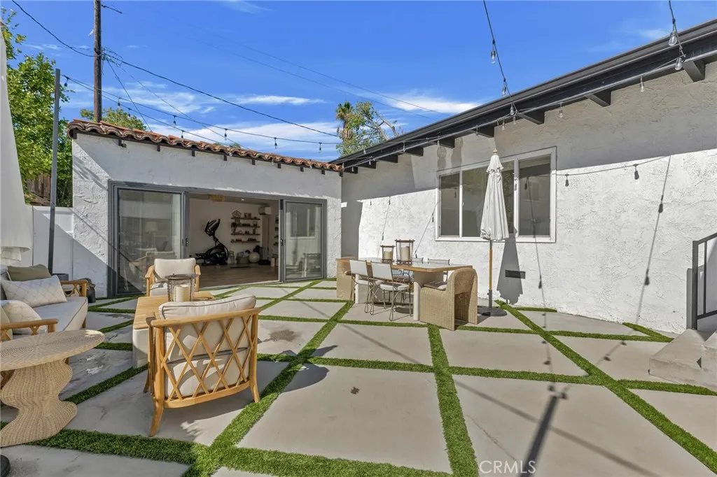 805 N Kemp, Burbank, California 91505 home-pic-37