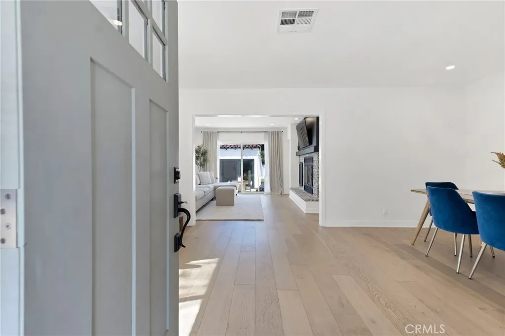 805 N Kemp, Burbank, California 91505 home-pic-2