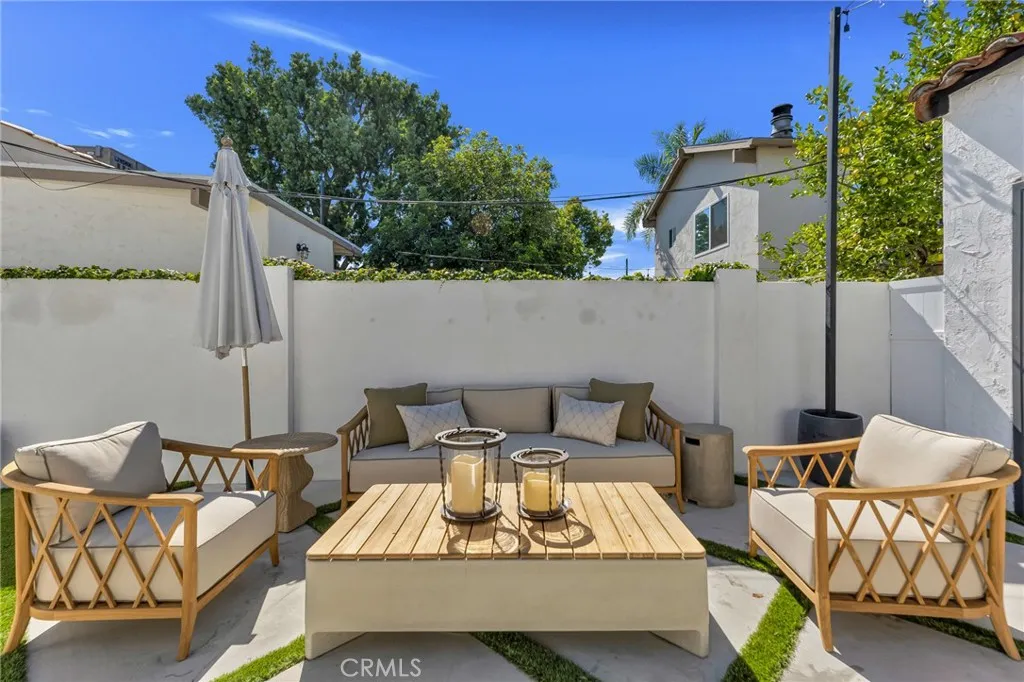 805 N Kemp, Burbank, California 91505 home-pic-35