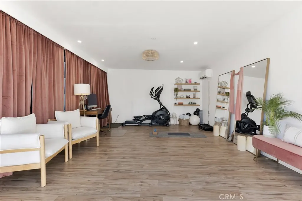 805 N Kemp, Burbank, California 91505 home-pic-41