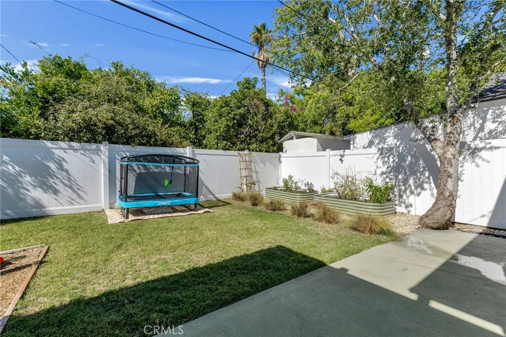 805 N Kemp, Burbank, California 91505 home-pic-46